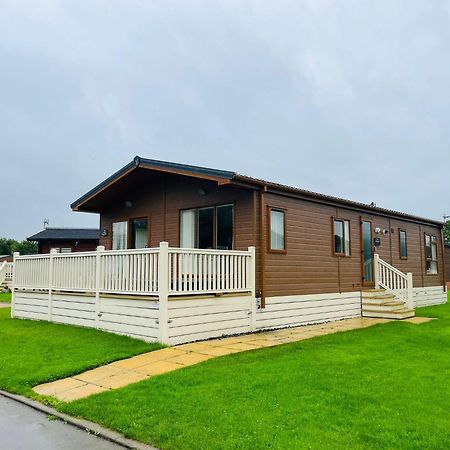 Rowan Lodge With Hot Tub Malton Dış mekan fotoğraf